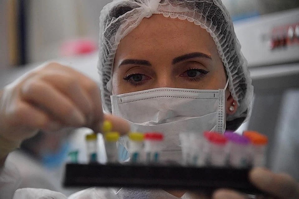Студенты-медики рассказали о работе в "красной" зоне