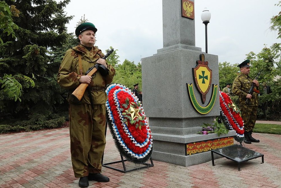 В Липецке открыли памятник пограничникам