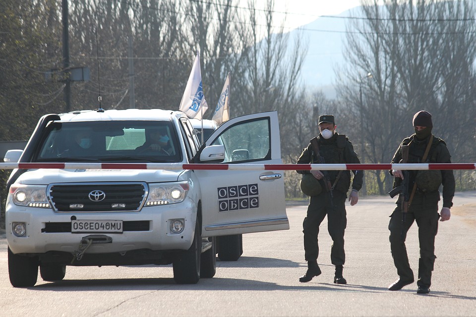 Наблюдатели СММ ОБСЕ попали под обстрел в Донбассе