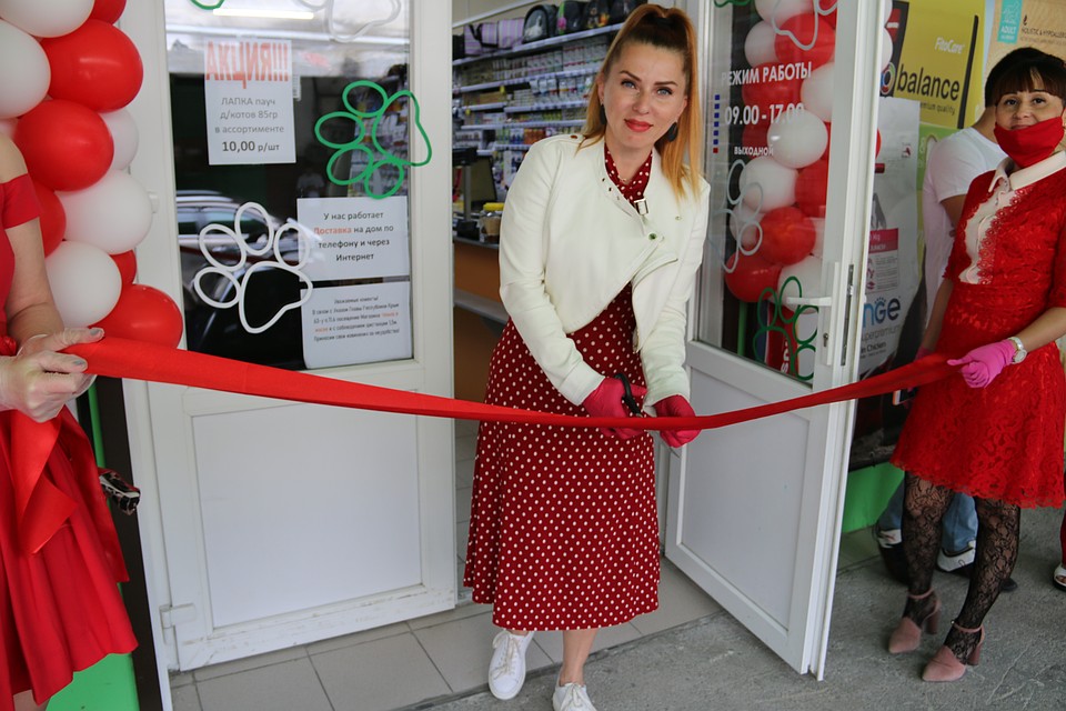 Открыла зоомагазин «Аврора Cash&Carry» в Ялте лично соучредитель торгового дома Наталья Полякова.