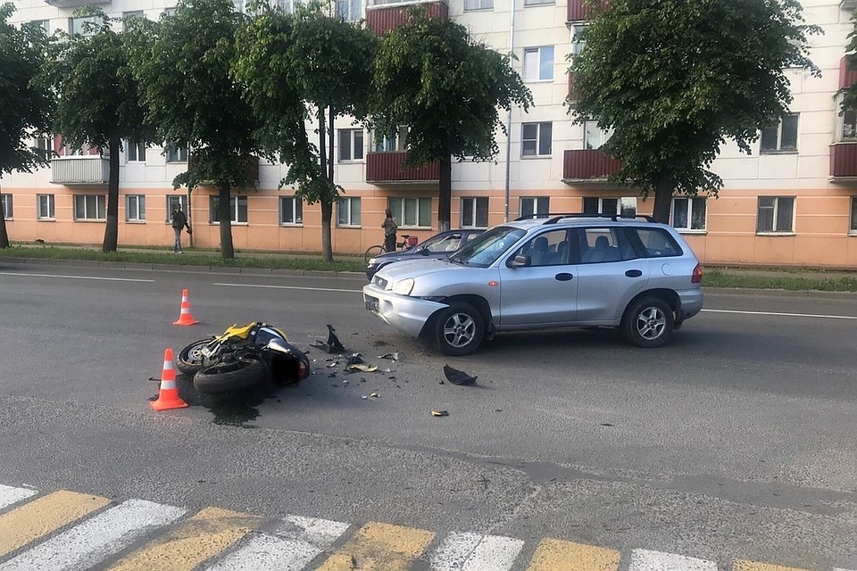 В Орше легковой автомобиль столкнулся с мотоциклом. Фото: официальная группа ГАИ Витебска вконтакте
