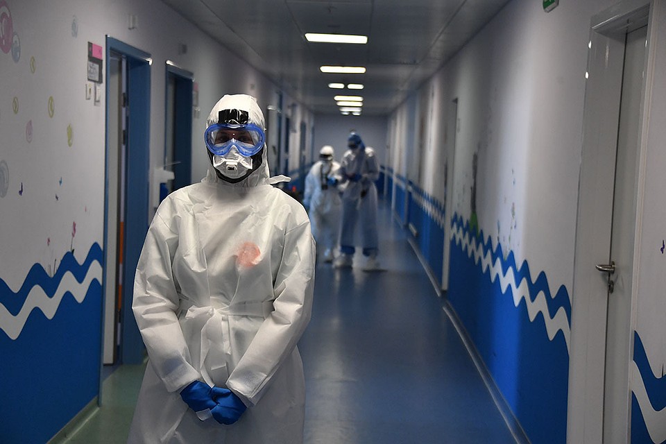 Врач-эндокринолог объяснила, почему переболевших коронавирусом знобит даже в летнюю жару
