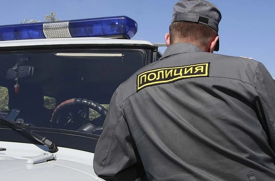 Теперь потерявшему над собой контроль полицейскому грозит возбуждение уголовного дела за нанесение побоев.