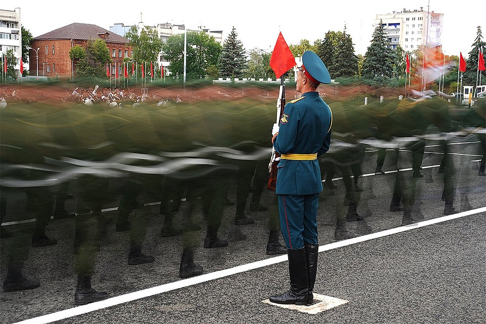 Во время Парада Победы в Самаре.