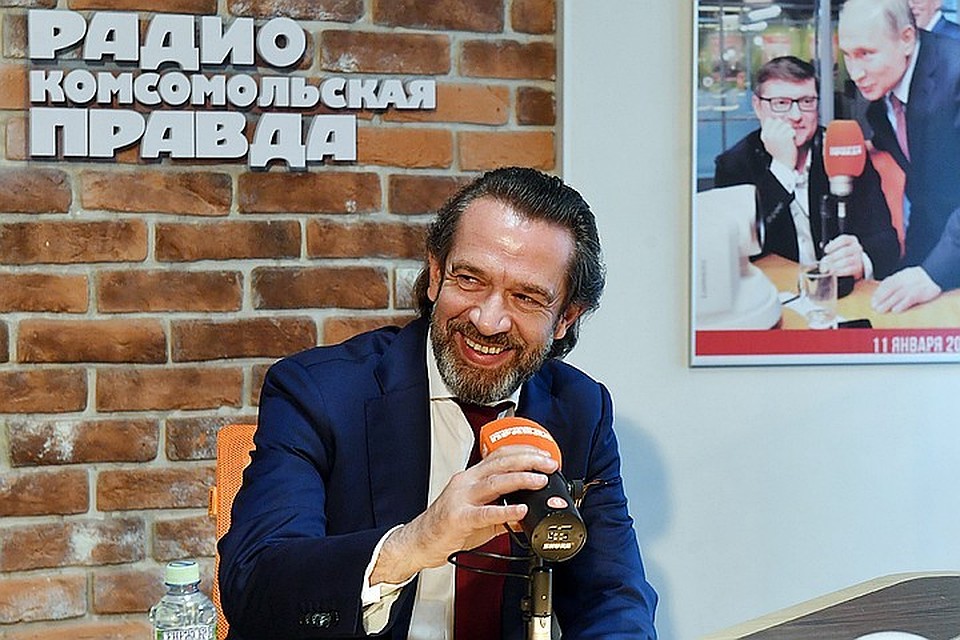 Владимир Машков в студии Радио «Комсомольская правда».