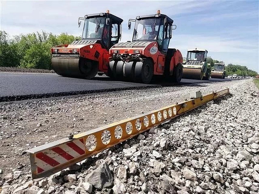 Из-за строительства развязки движение большегрузов ограничили. Фото: Правительство Самарской области