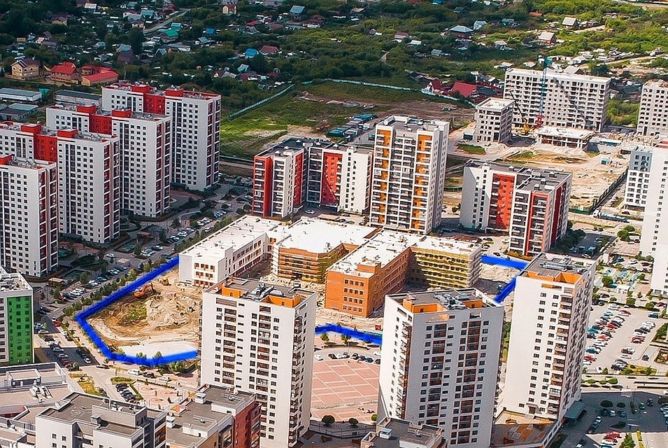 Школу в Европейском микрорайоне Тюмени сдадут почти на год раньше. Фото со странички Александра Моора в "ВКонтакте".