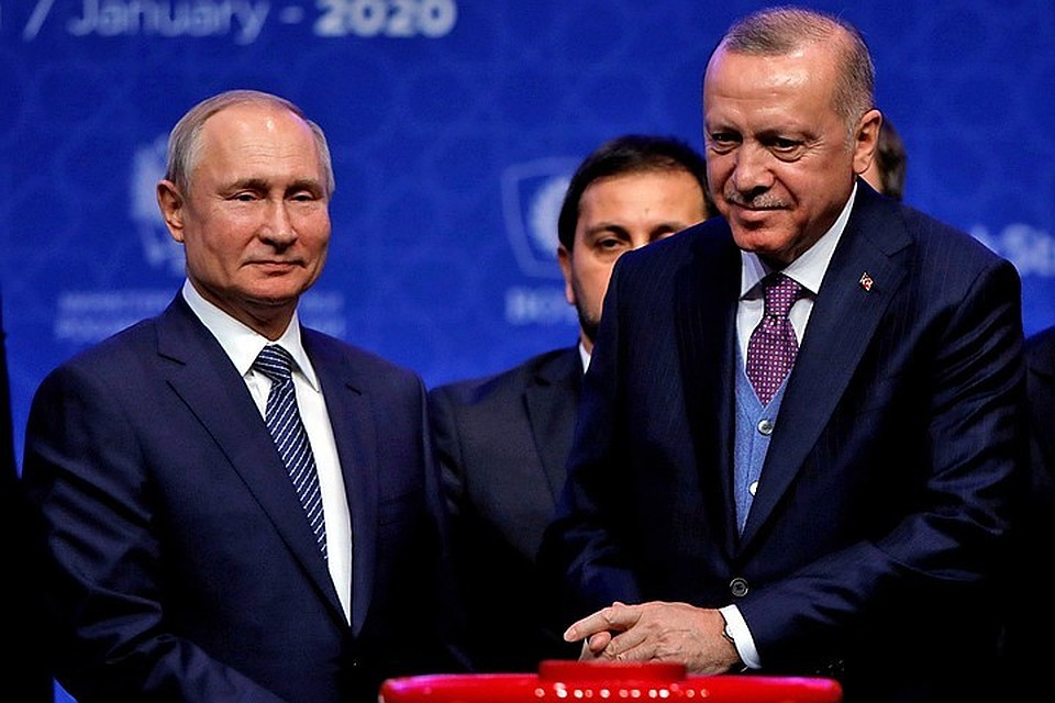 Президенты России и Турции Владимир Путин и Реджеп Тайип Эрдоган официально открыли «Турецкий поток» 8 января