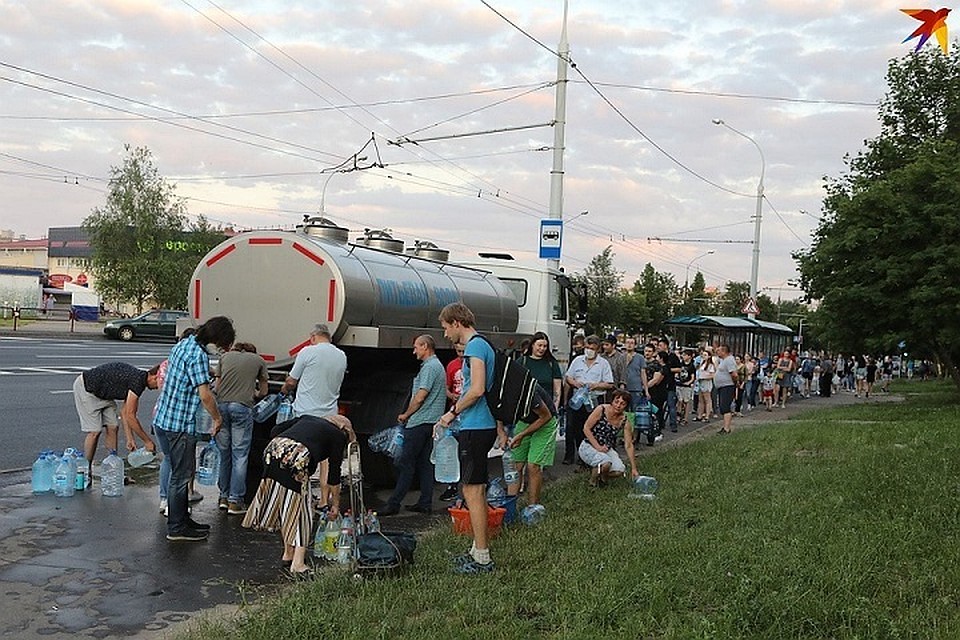 Пользоваться водой в Минске разрешили спустя трое суток.