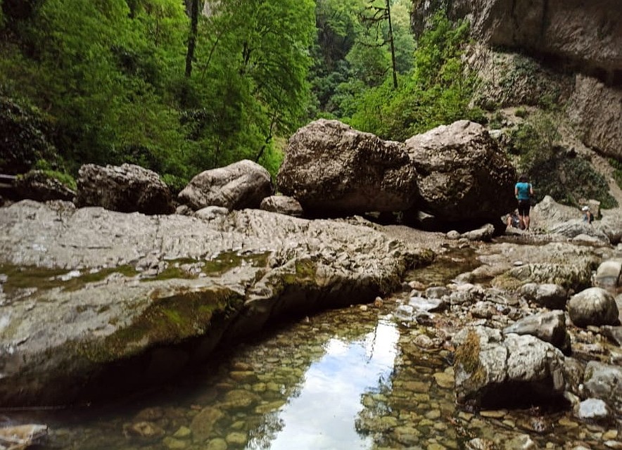 В Сочи подросток сломал ключицу в районе водопада «Пасть дракона». Фото пресс-службы ЮРПСО МЧС России