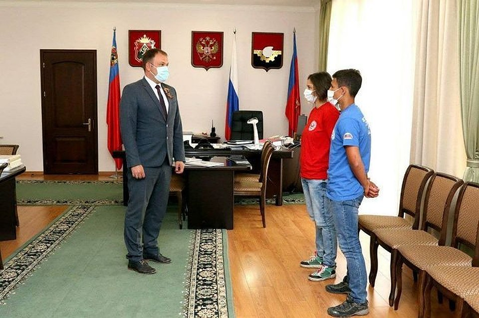Волонтеры-студенты спасли тонувших ребенка и женщину. ФОТО: пресс-служба администрации города Кемерово