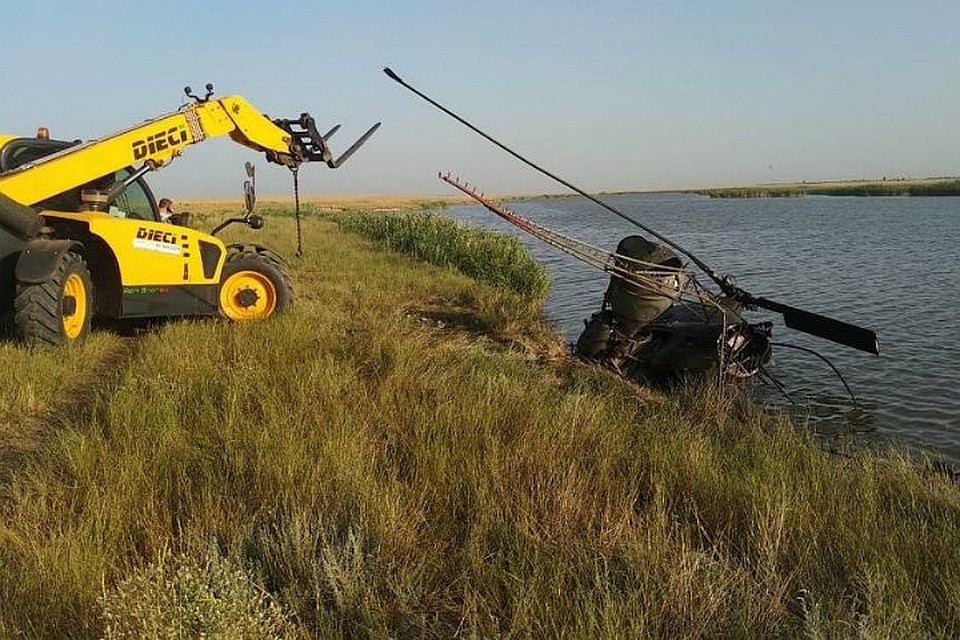 В Ростовской области жесткую посадку совершил вертолет Ми-2. Фото: ГУ МЧС по РО