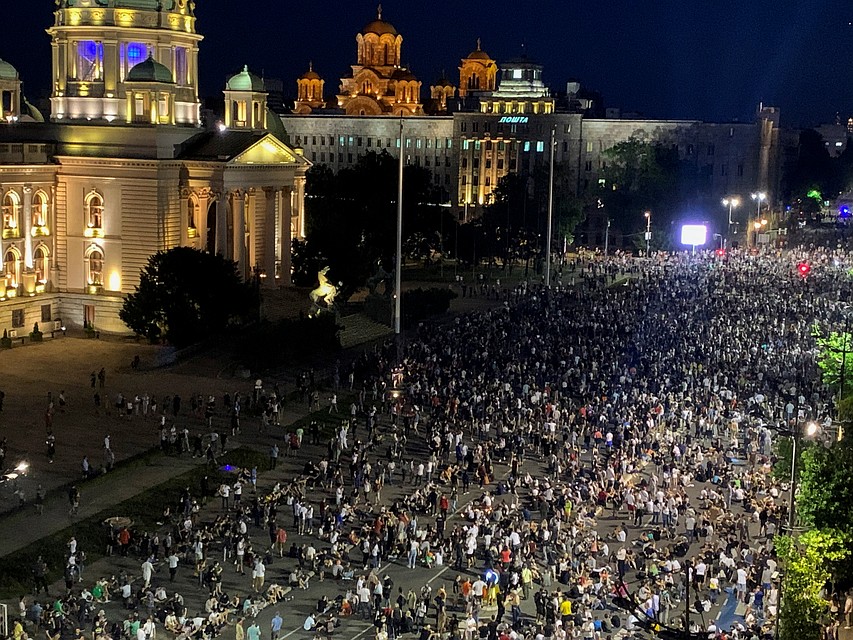 Протесты в Сербии начались 8 июля из-за ведения президентом новых карантинных мер