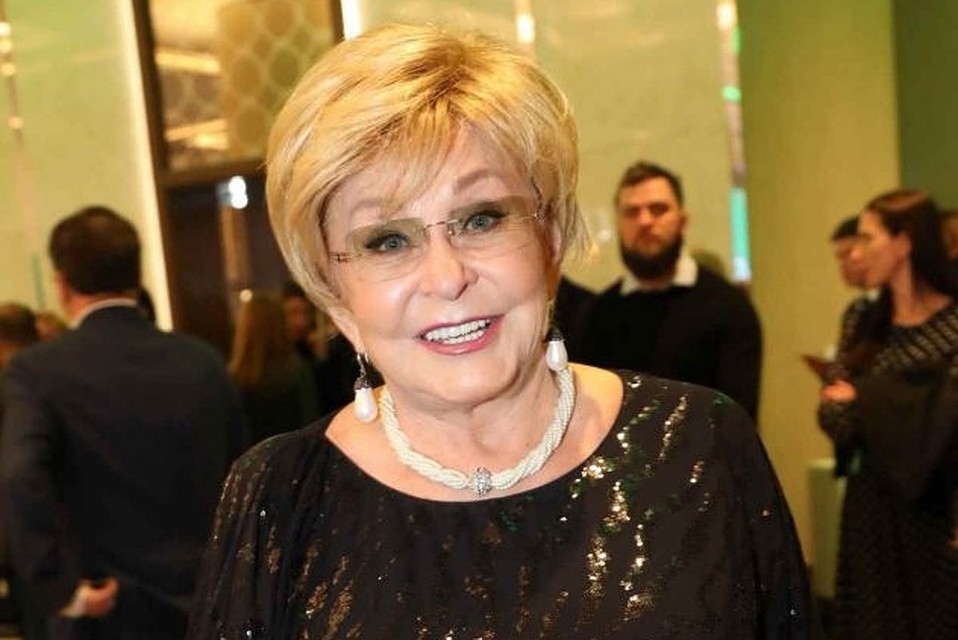 Ангелина Вовк сделала безоперационную липосакцию, результат процедуры увидим к концу лета.