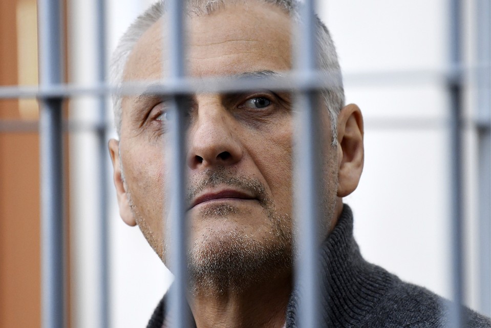 12 предшественников Фургала — арестованных губернаторов - шли по более привычным для большого чиновника статьям — за взятки, растраты, превышение должностных полномочий…Фото: Юрий Смитюк/ТАСС