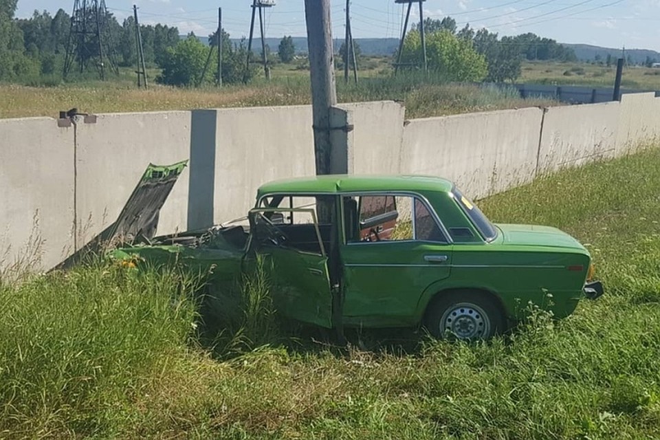 20-летняя автомобилистка тяжело травмирована в ДТП. ФОТО: отдел пропаганды ГИБДД Гурьевска.