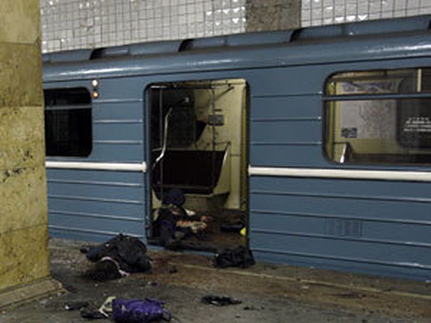 12 человек погибли на станции метро «Парк культуры».