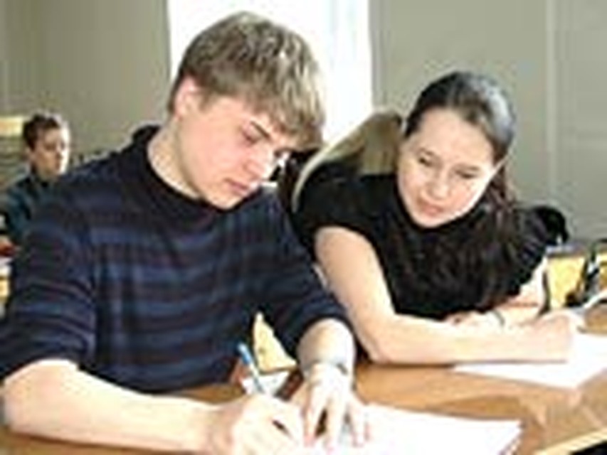 Полагаться нужно только на свои знания.