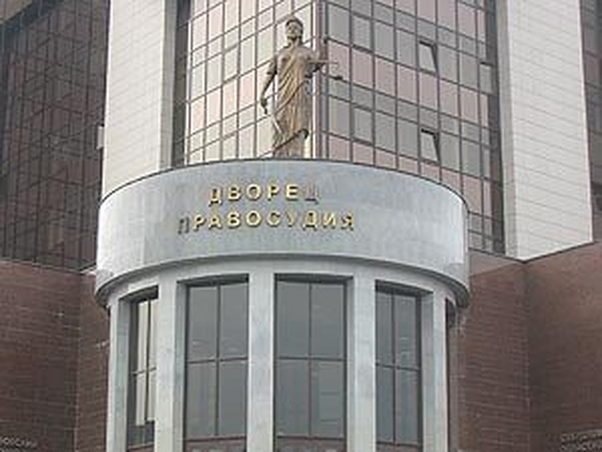 Свердловский облсуд приговрил таджика-насильника к пожизненному заключению.