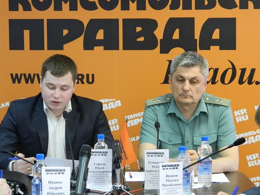 ЗВОНОВА Елена