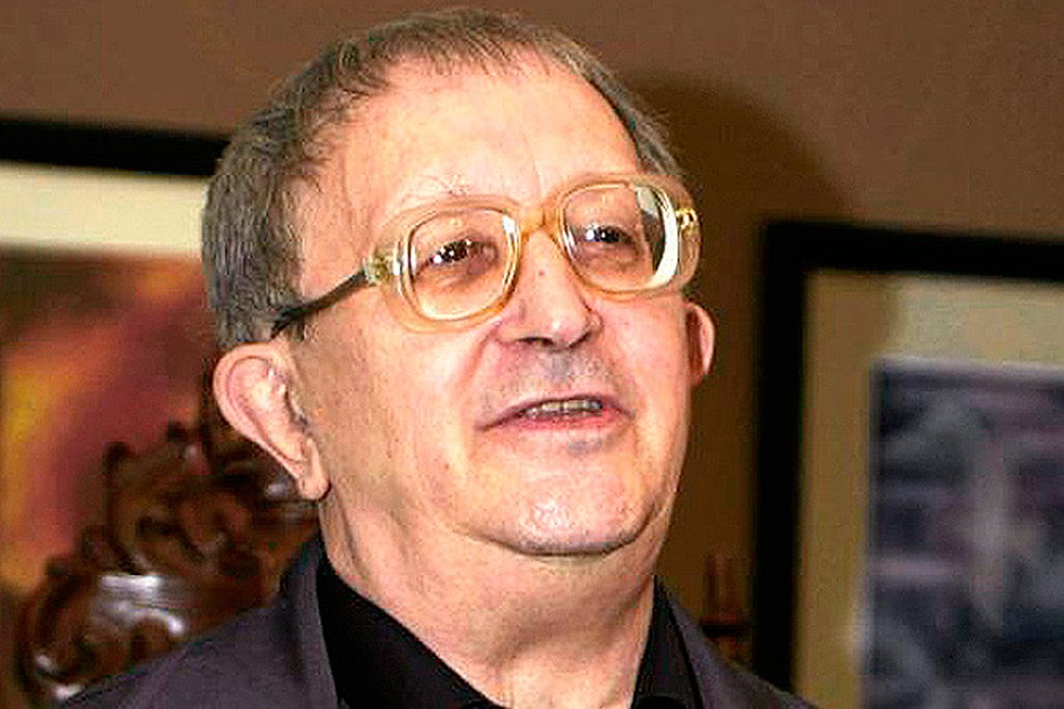 С 1998 года писатель отвечал в Интернете на вопросы читателей, касающиеся не только творчества, но и самых злободневных тем. «Комсомолка» выбрала последние высказывания Бориса Натановича