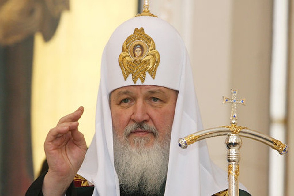 Патриарх Кирилл призвал священников отказаться от дорогих машин