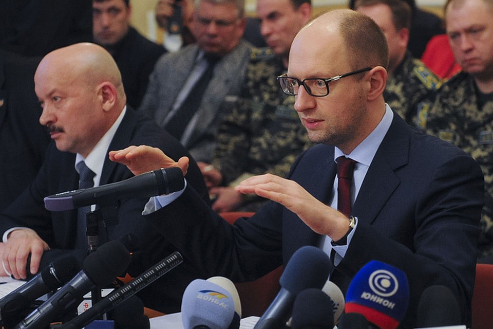 Яценюк сделал ряд заявлений в надежде, что они позволят добиться желаемого мирным путем