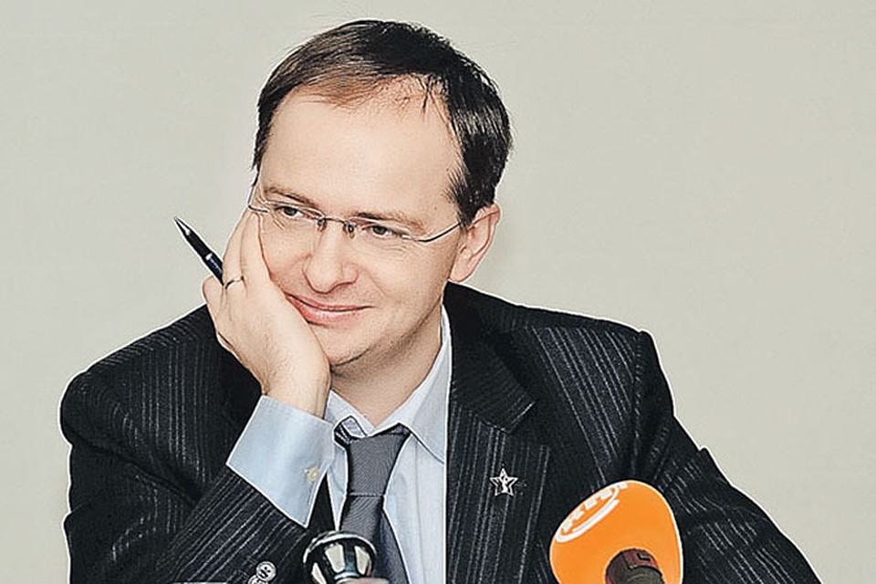 Министр не собирался публиковать «внутриведомственную переписку» о культуре. Но развернувшейся вокруг нее дискуссии даже рад