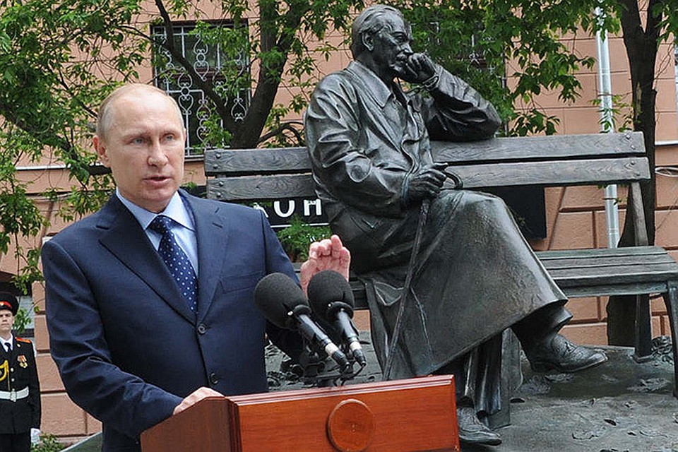 Президент Путин открыл памятник Сергею Михалкову