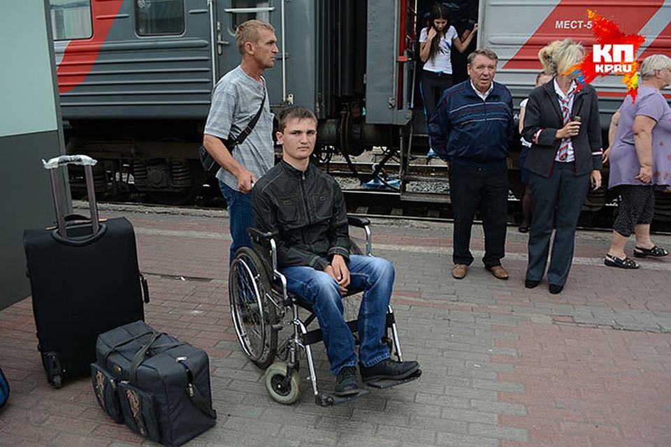 Только за последний год Денис трижды ездил на обследования