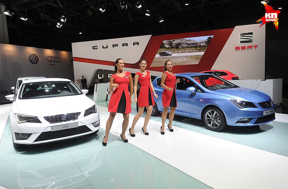 Leon Cupra презентовали танцами. Фото: Владимир ВЕЛЕНГУРИН