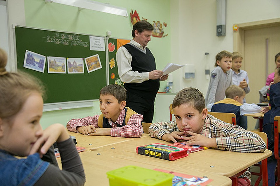 На каждого ребенка у учителя вдвое больше времени.