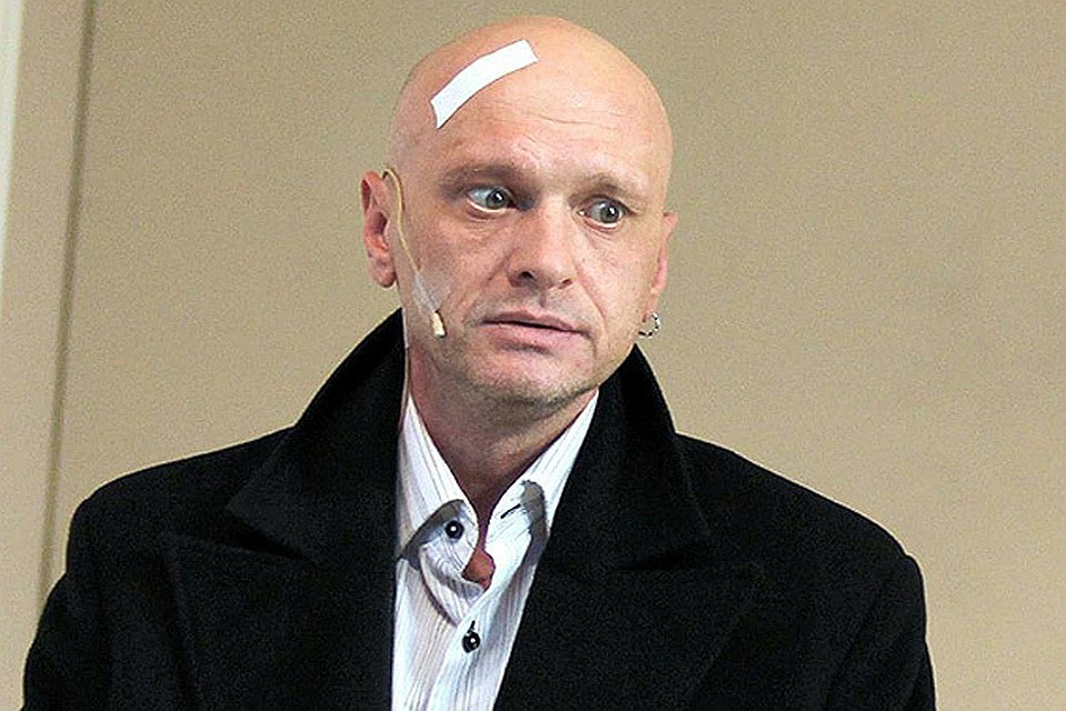 Тело Девотченко обнаружили вечером в среду в собственной квартире в Москве.