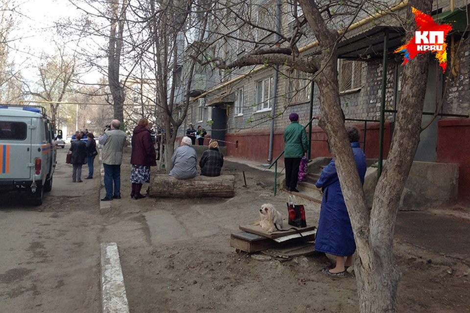 В Саратове от отравления угарным газом четверо погибли и четверо пострадали. Жильцов эвакуировали
