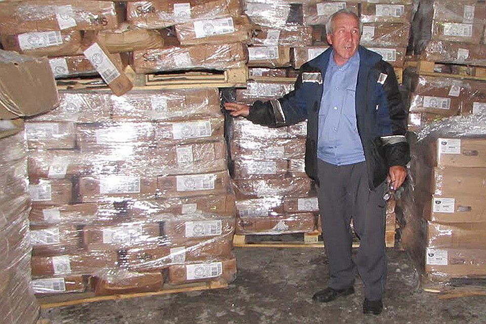 Вся процедура уничтожения продуктов проходит под контролем Россельхознадзора, таможенной службы и двух независимых свидетелей.