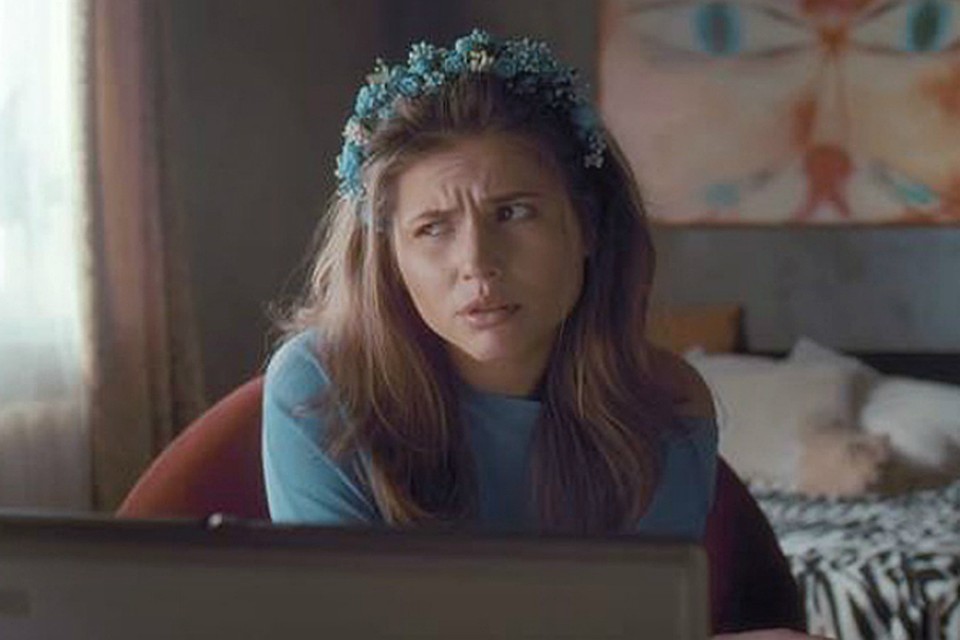 После премьеры клипа "Экспонат" питерская актриса Юлия Топольницкая, сыгравшая главную героиню, проснулась знаменитой. Фото: кадр видео.