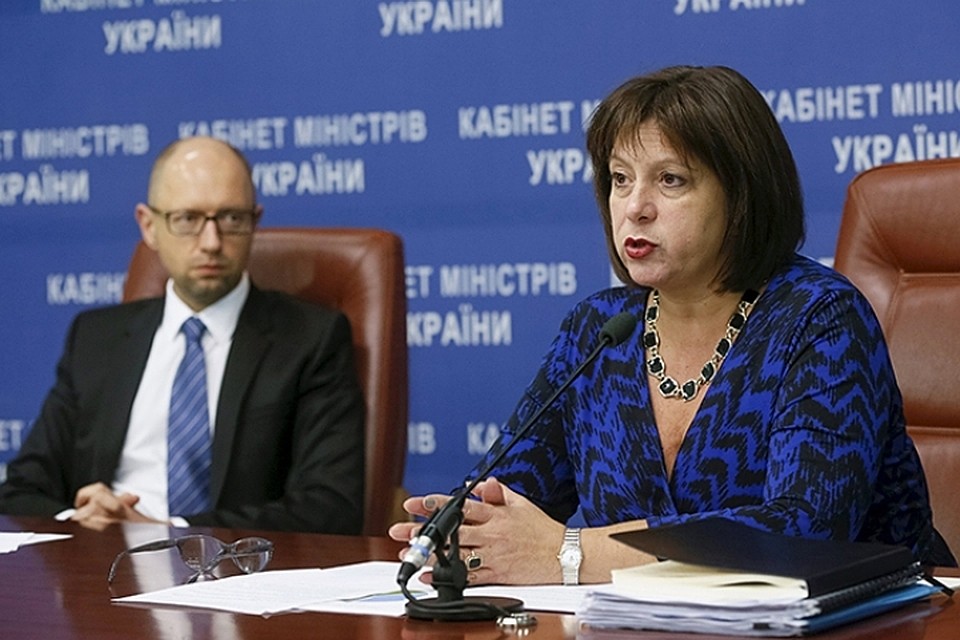 В конце прошлого года глава Минфина Украины Наталия Яресько признала, что Киев осознает возможность дефолта, а премьер Арсений Яценюк заявил о готовности судиться с Россией