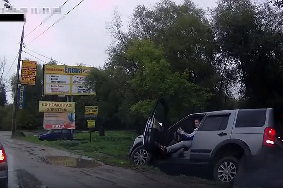 В интернете можно найти много видеороликов, где обочечники попадают в аварии, или их машины врезаются в столбы, деревья и сползают в кювет.