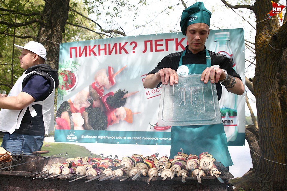 Шашлык - дело тонкое, требующее подготовки и внимания.