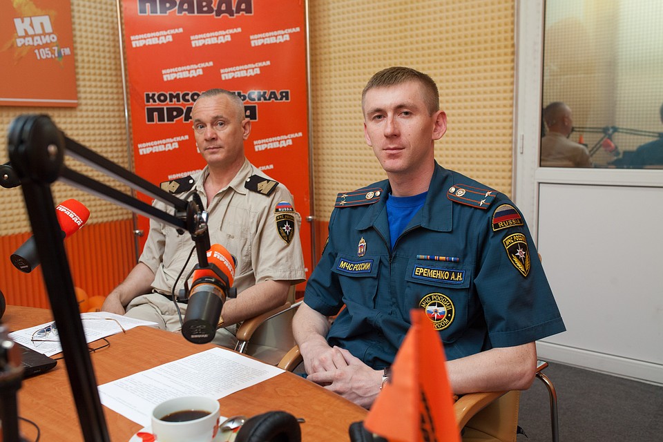 Начальник центра Государственной инспекции по маломерным судам МЧС по СК Александр Дубов, Заместитель начальника отдела государственного пожарного надзора и профилактической работы управления надзорной деятельности и профилактической работы Главного управления МЧС России по СК Алексей Еременко