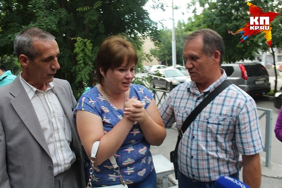 Жена подсудимого Юлия Ганчар не смогла сдержать слез после оглашенного решения.
