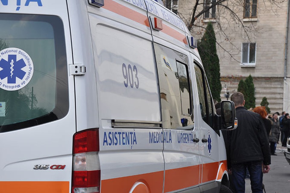 Сбитого мужчину доставили в больницу с серьезными травмами