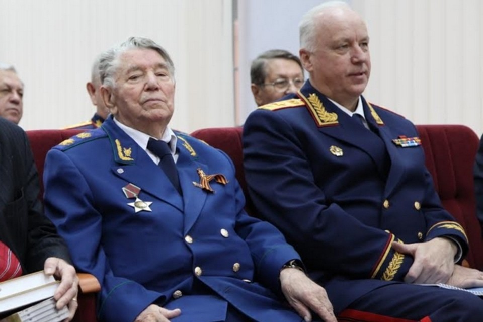 Александр Сухарев в свои 93 года продолжает участвовать в заседаниях Общественного совета при СК России