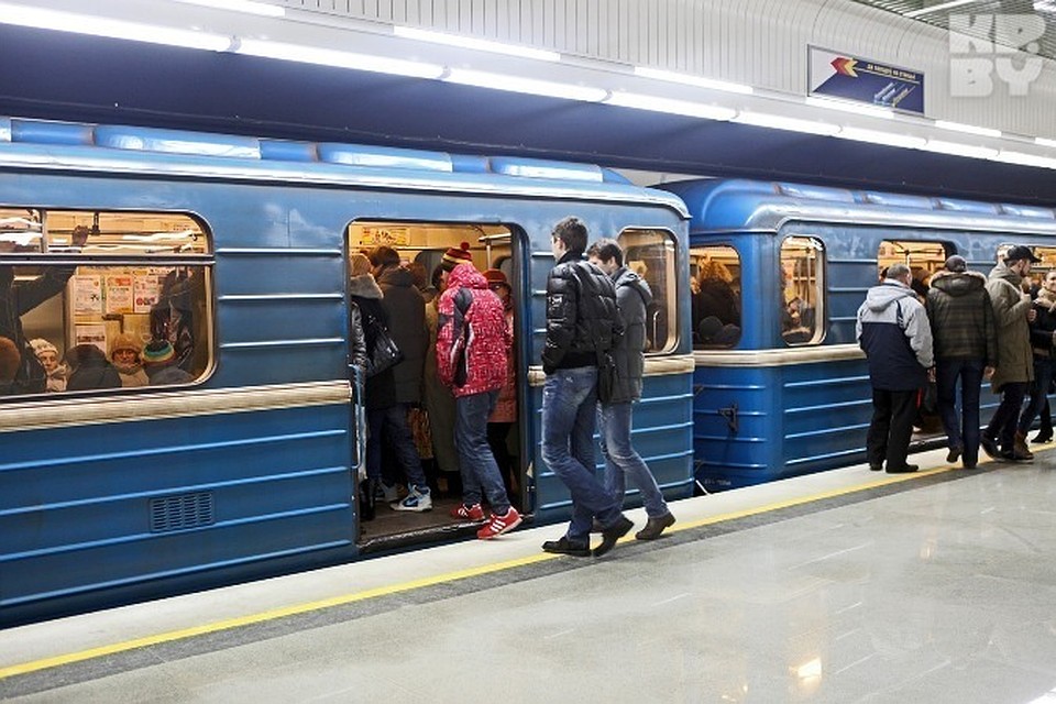 МЧС запустили видеоролик о том, что делать, если упал на рельсы в метро Фото: из архива «КП»