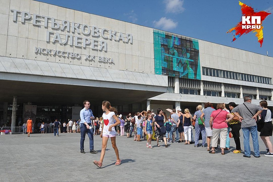 Интерес к выставкам огромен, чем и пользуются перекупщики