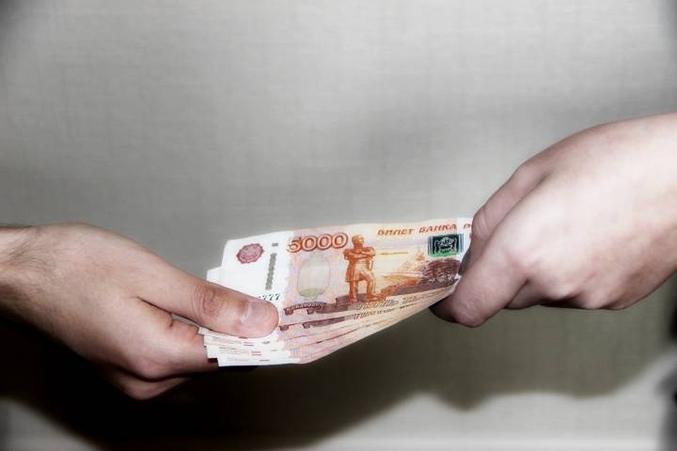 Интернет-знакомство обернулось потерей крупной суммы денег.