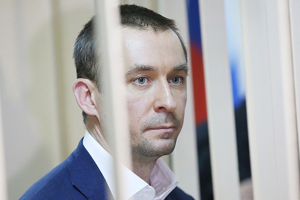 Бывший заместитель начальника управления "Т" Главного управления экономической безопасности и противодействия коррупции (ГУЭБиПК) МВД России полковник Дмитрий Захарченко в Пресненском суде. ФОТО Антон Новодережкин/ТАСС