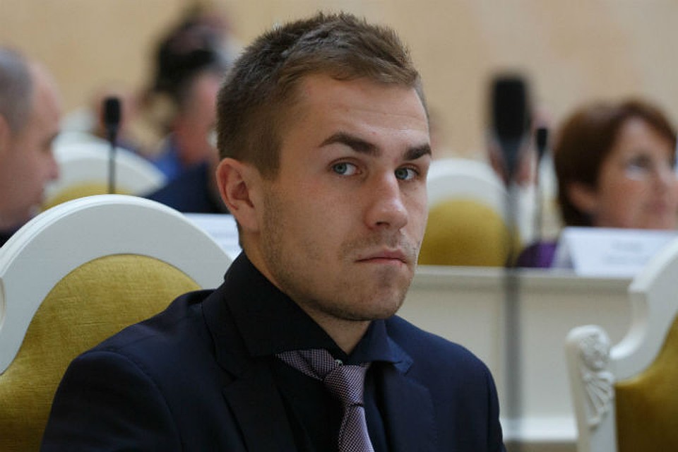 Отвечать "однозначно" Виктора Сысоева научили старшие товарищи
