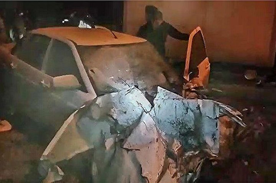 Один из автомобилей, попавших в страшное ДТП.
