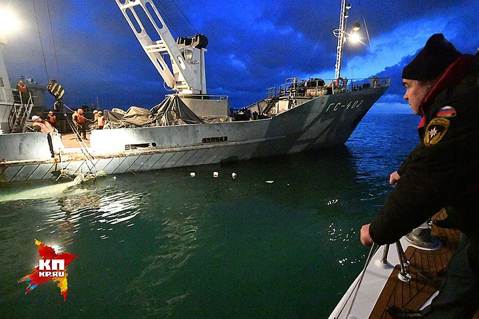 Со дна Черного моря поднимают первые фрагменты Ту-154
